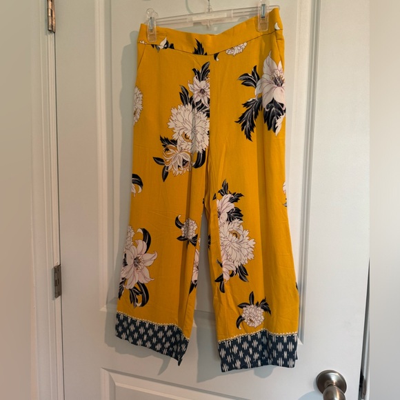 💛💐LOFT Petite Sized Floral Trousers - Picture 2 of 8